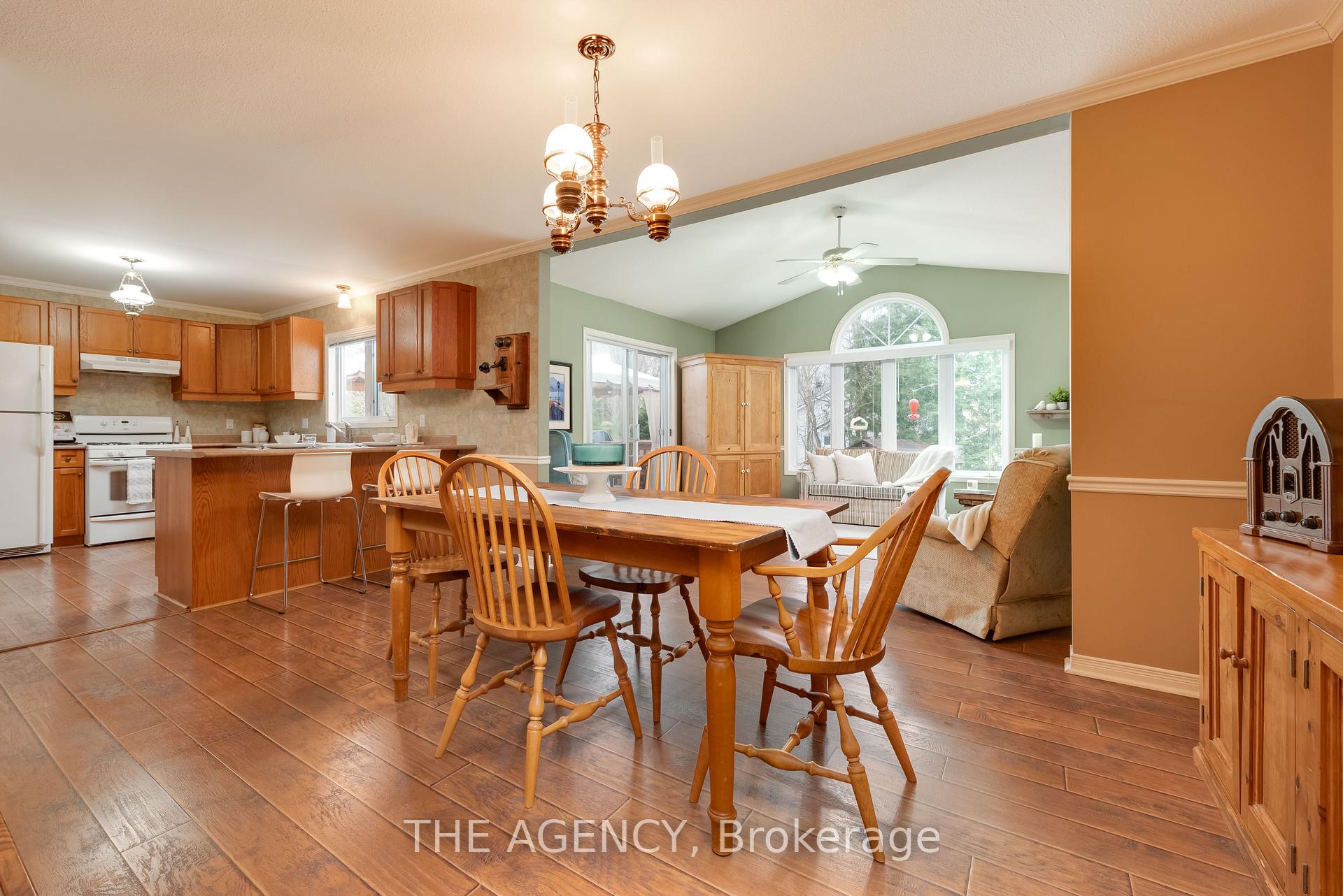 Photo 4 of 5 Springwood Crescent, Gravenhurst, Muskoka (S) — HOMEH