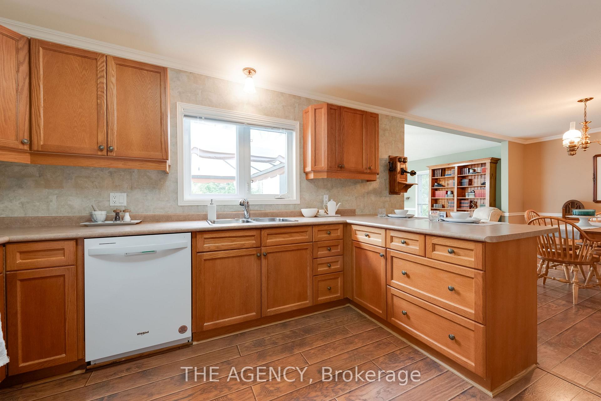 Photo 7 of 5 Springwood Crescent, Gravenhurst, Muskoka (S) — HOMEH