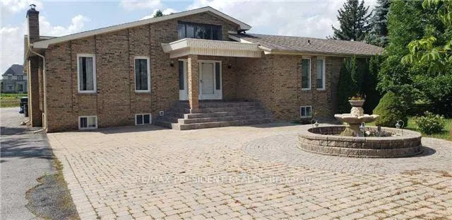 Photo 2 of 16 Beamish Court, Brampton, Toronto Gore Rural Estate — HOMEH