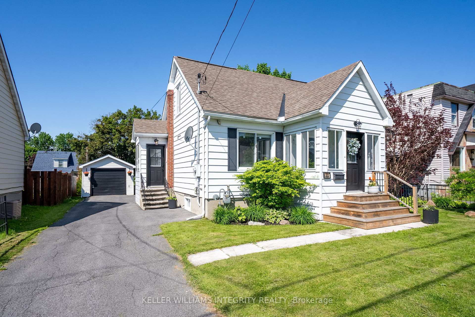 Photo 2 of 31 Dunbar Avenue, Cornwall — HOMEH