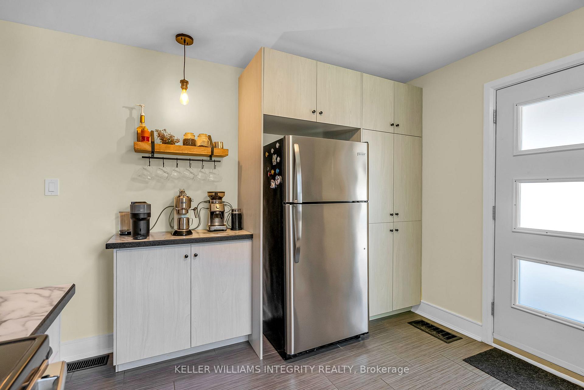 Photo 5 of 31 Dunbar Avenue, Cornwall — HOMEH