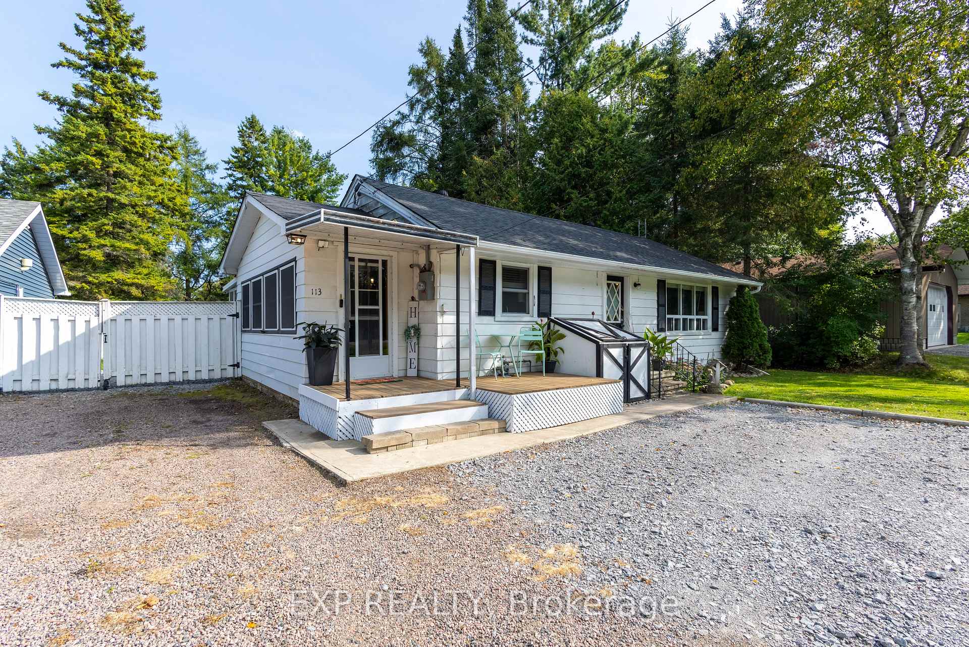 Photo 2 of 113 Station Road, Georgina, Pefferlaw — HOMEH