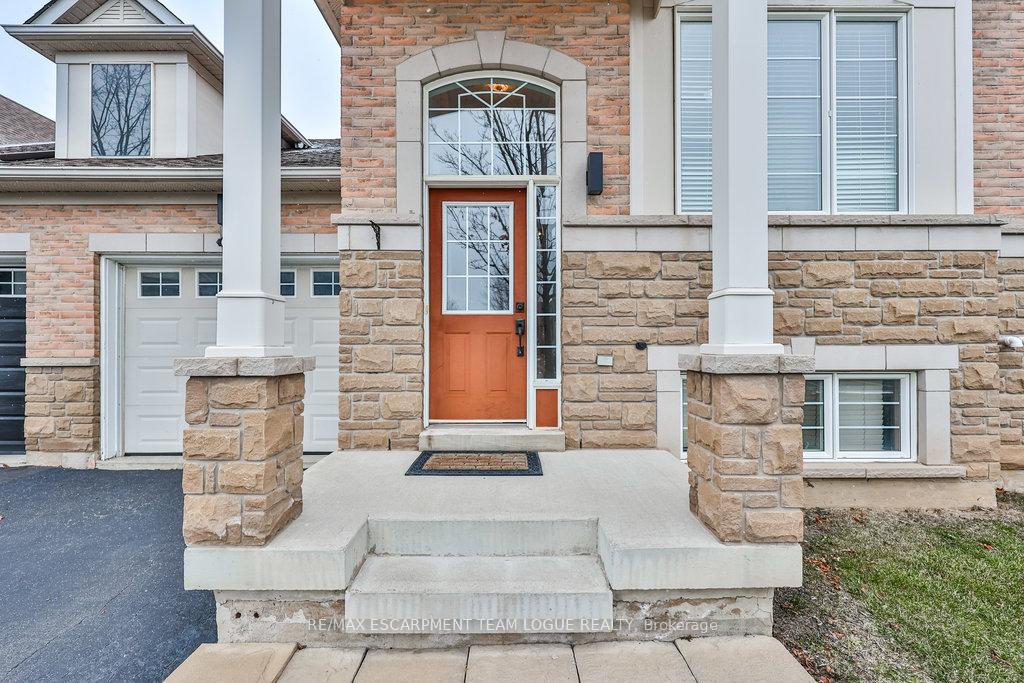 Photo 3 of Unit 15, 4400 Millcroft Park Drive, Burlington, Rose — HOMEH