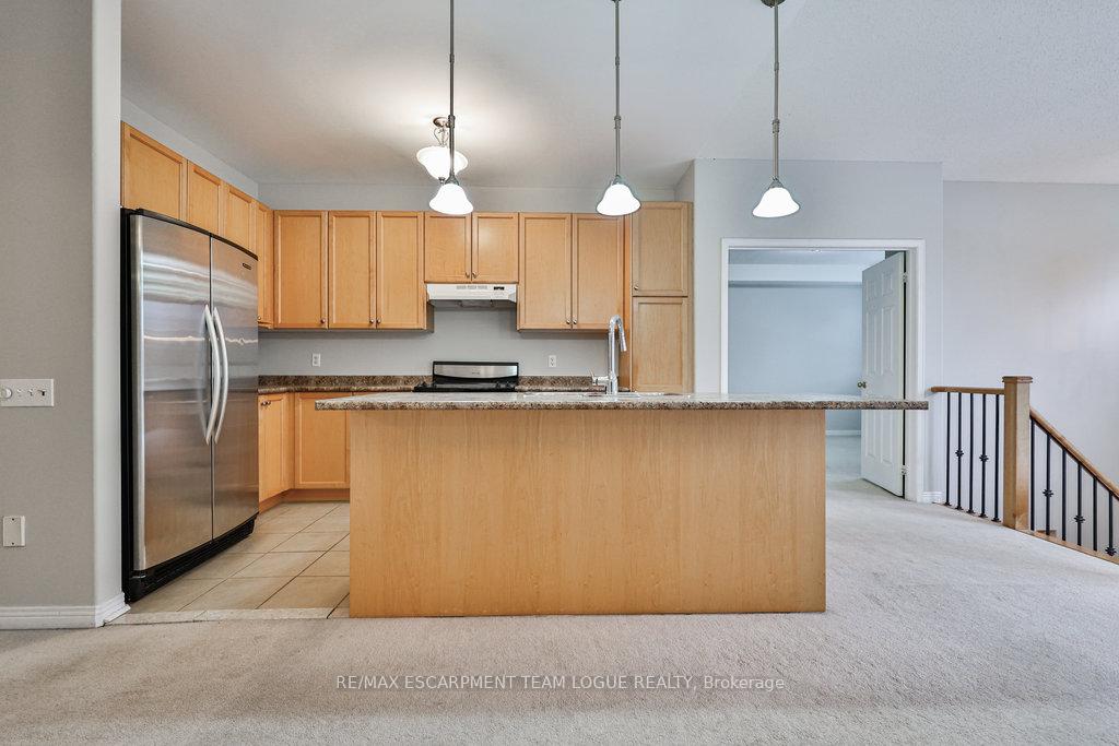 Photo 8 of Unit 15, 4400 Millcroft Park Drive, Burlington, Rose — HOMEH