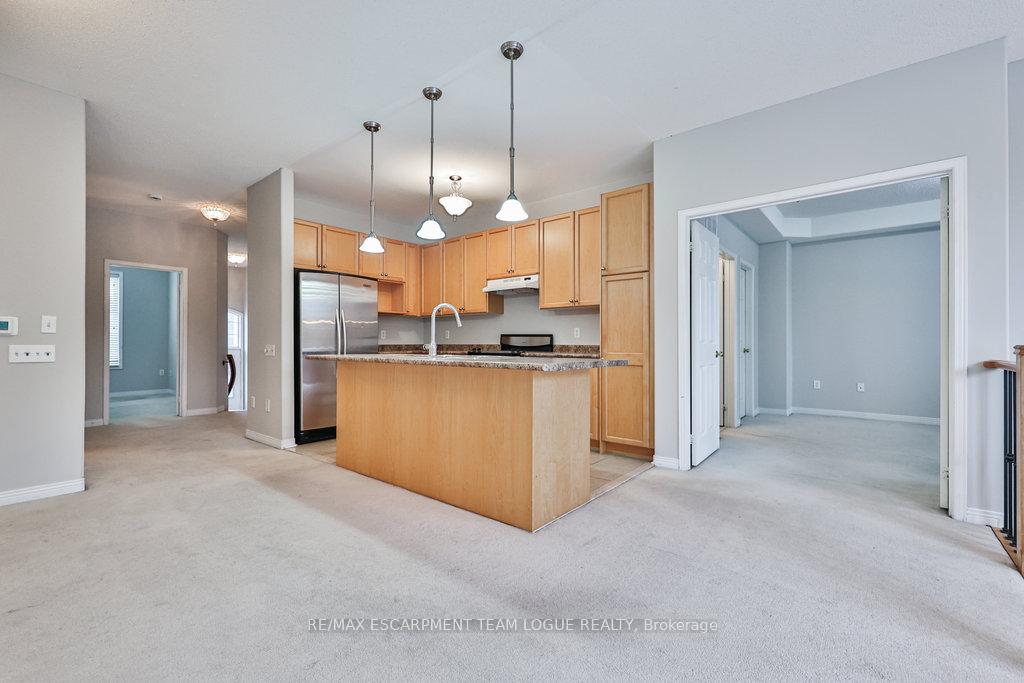 Photo 9 of Unit 15, 4400 Millcroft Park Drive, Burlington, Rose — HOMEH