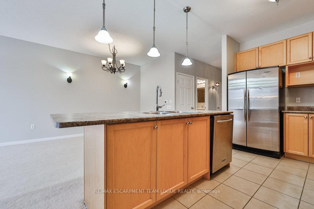 Photo 11 of Unit 15, 4400 Millcroft Park Drive, Burlington, Rose — HOMEH