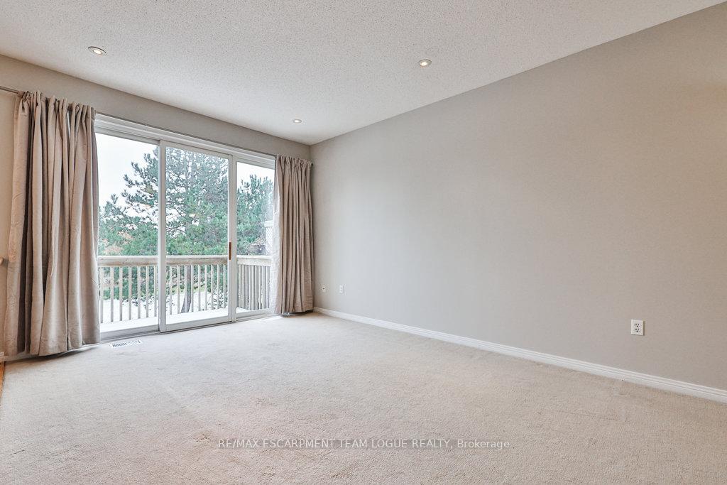 Photo 15 of Unit 15, 4400 Millcroft Park Drive, Burlington, Rose — HOMEH