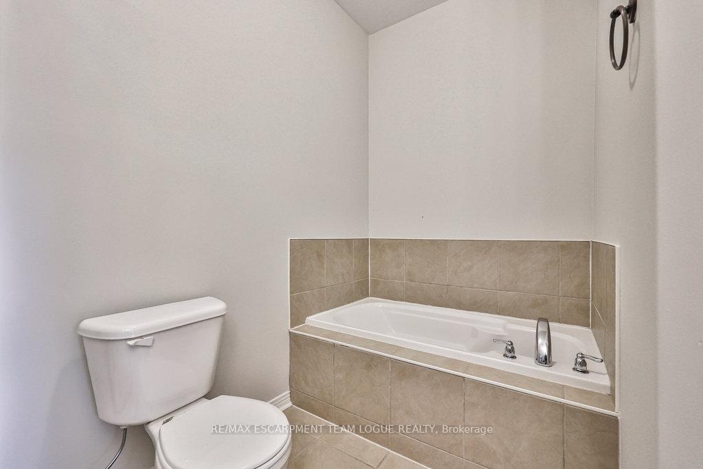Photo 22 of Unit 15, 4400 Millcroft Park Drive, Burlington, Rose — HOMEH