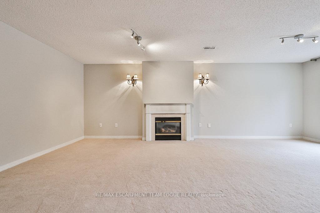 Photo 32 of Unit 15, 4400 Millcroft Park Drive, Burlington, Rose — HOMEH