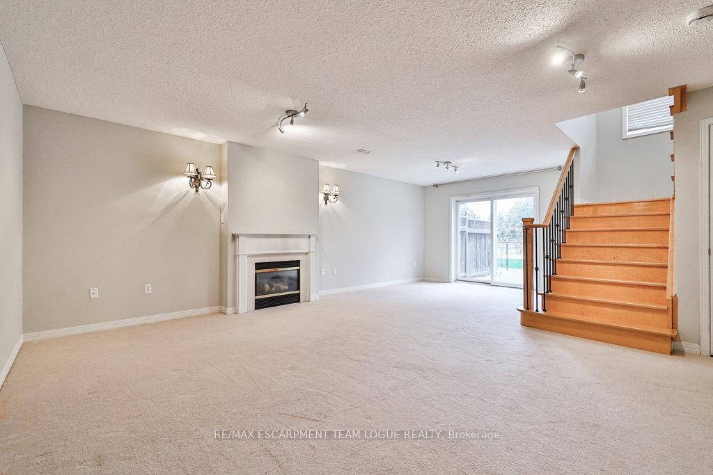 Photo 33 of Unit 15, 4400 Millcroft Park Drive, Burlington, Rose — HOMEH
