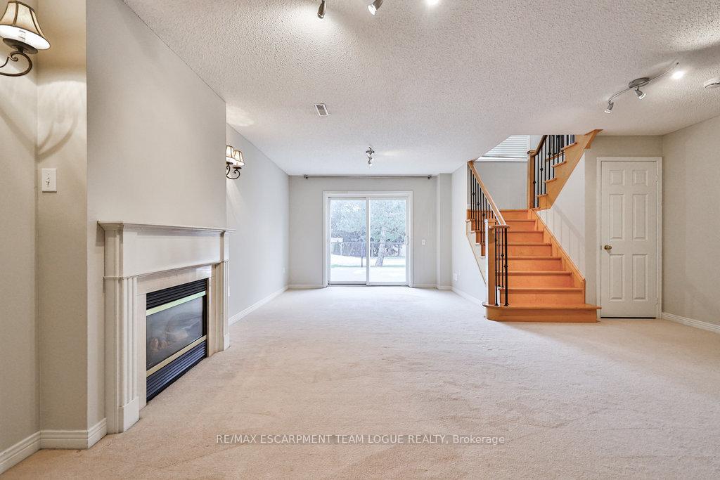 Photo 34 of Unit 15, 4400 Millcroft Park Drive, Burlington, Rose — HOMEH