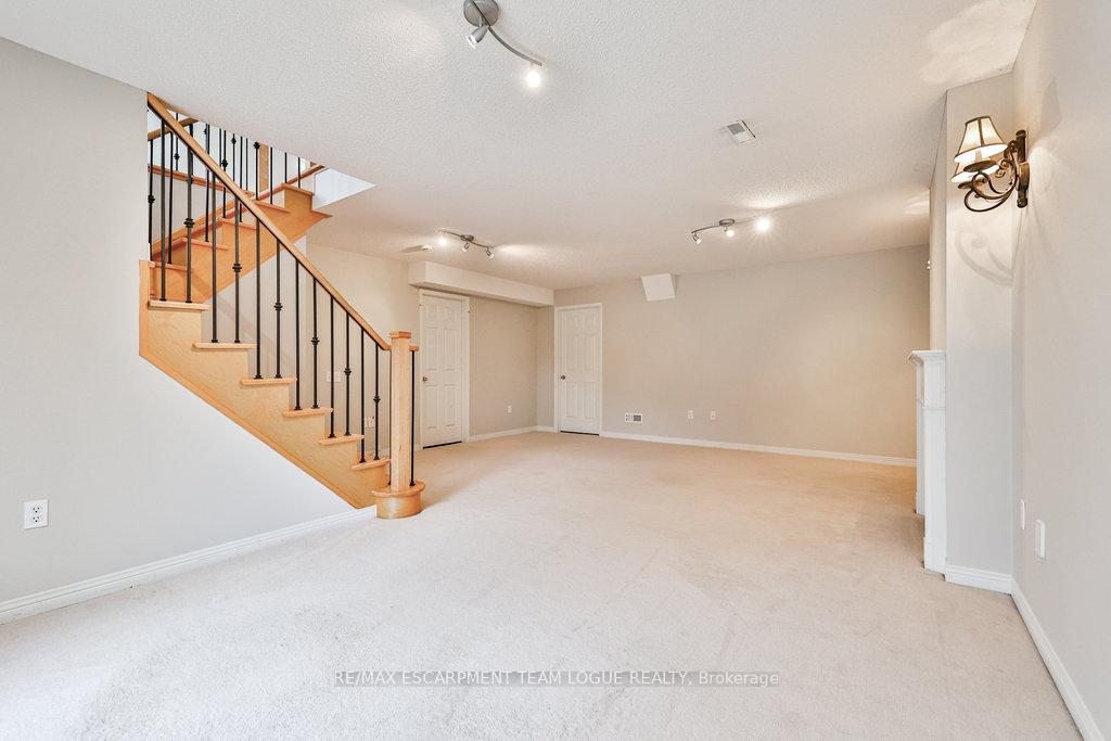 Photo 36 of Unit 15, 4400 Millcroft Park Drive, Burlington, Rose — HOMEH