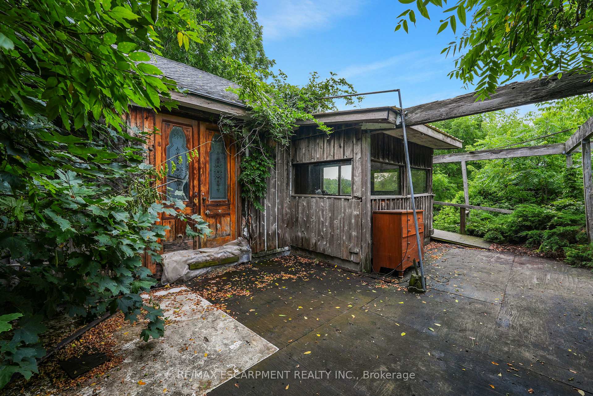 Photo 3 of 185 Thirty Road, Grimsby, Grimsby Escarpment — HOMEH