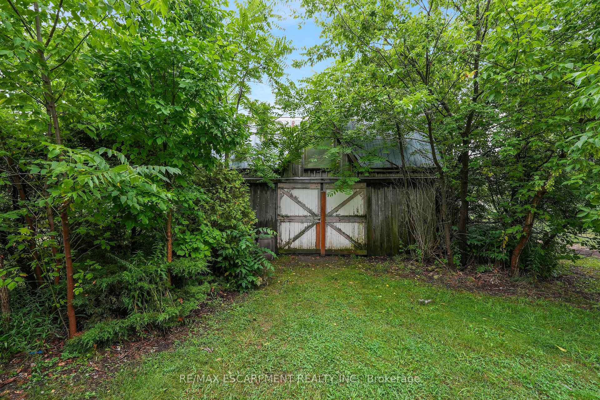 Photo 5 of 185 Thirty Road, Grimsby, Grimsby Escarpment — HOMEH