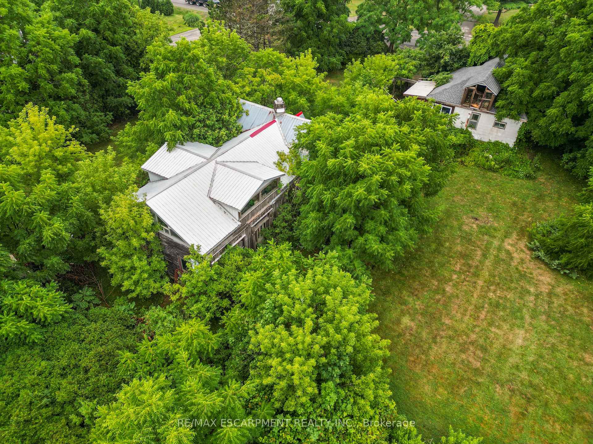 Photo 6 of 185 Thirty Road, Grimsby, Grimsby Escarpment — HOMEH