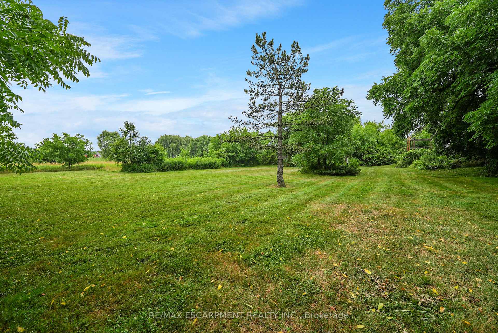 Photo 8 of 185 Thirty Road, Grimsby, Grimsby Escarpment — HOMEH