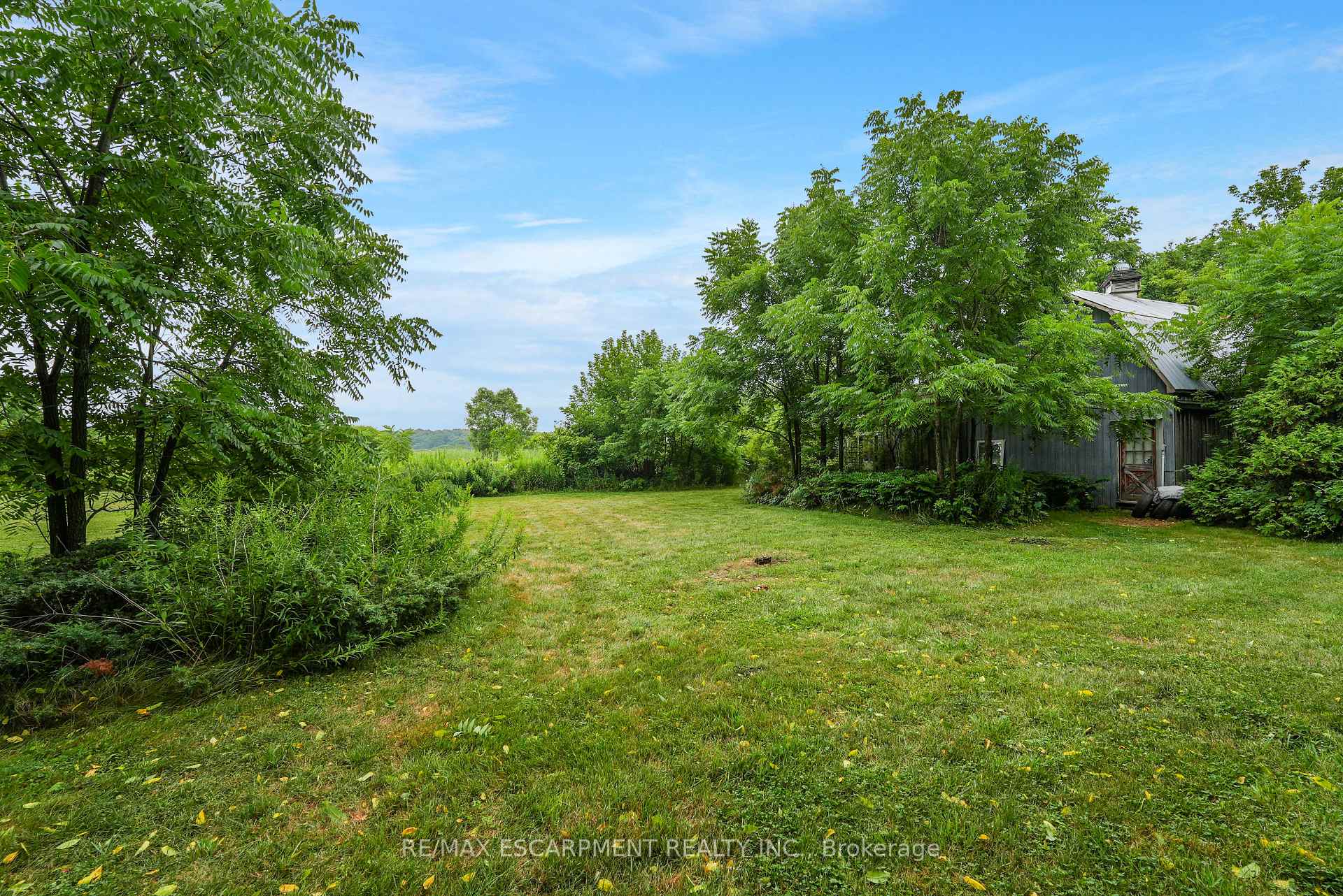 Photo 9 of 185 Thirty Road, Grimsby, Grimsby Escarpment — HOMEH