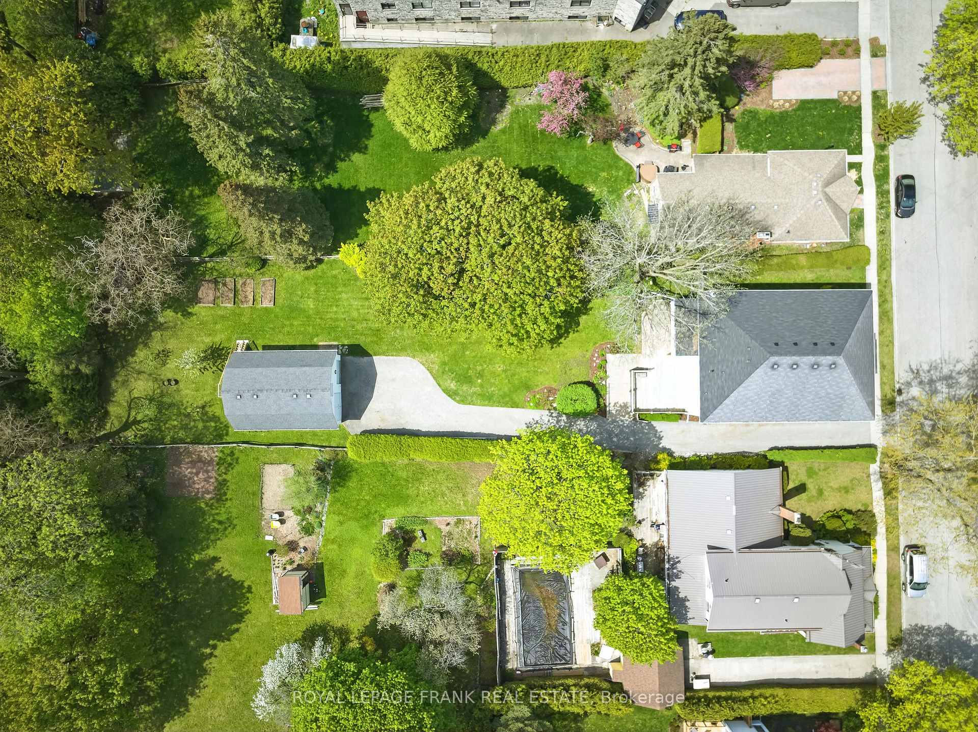 Photo 4 of 25 Park Street, Clarington, Orono — HOMEH