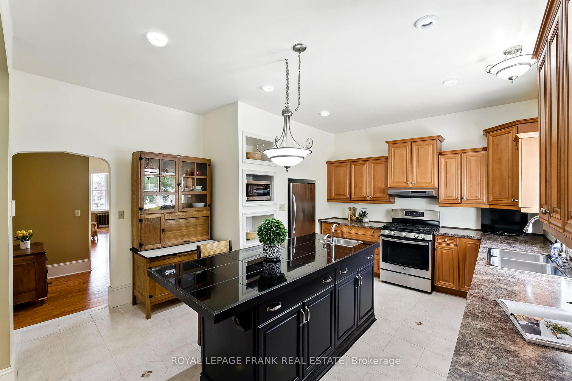 Photo 15 of 25 Park Street, Clarington, Orono — HOMEH