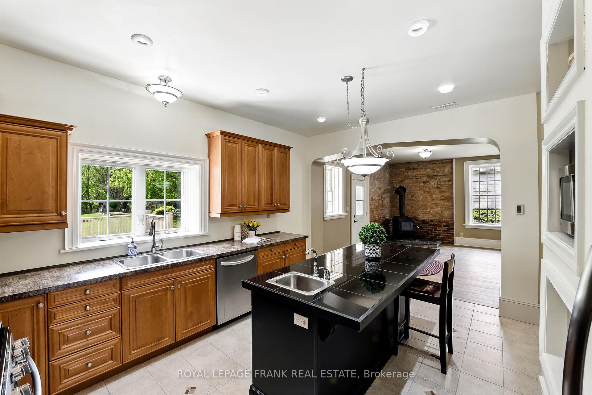 Photo 16 of 25 Park Street, Clarington, Orono — HOMEH