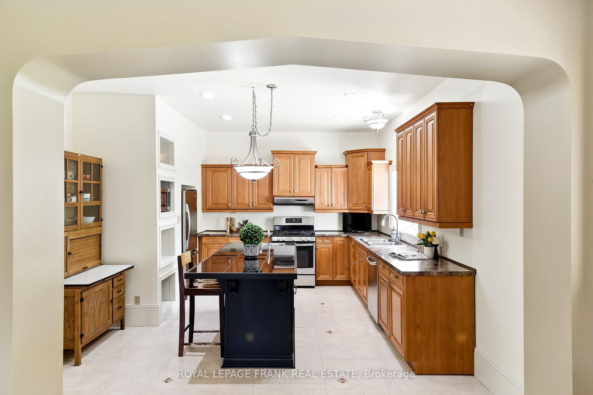 Photo 17 of 25 Park Street, Clarington, Orono — HOMEH