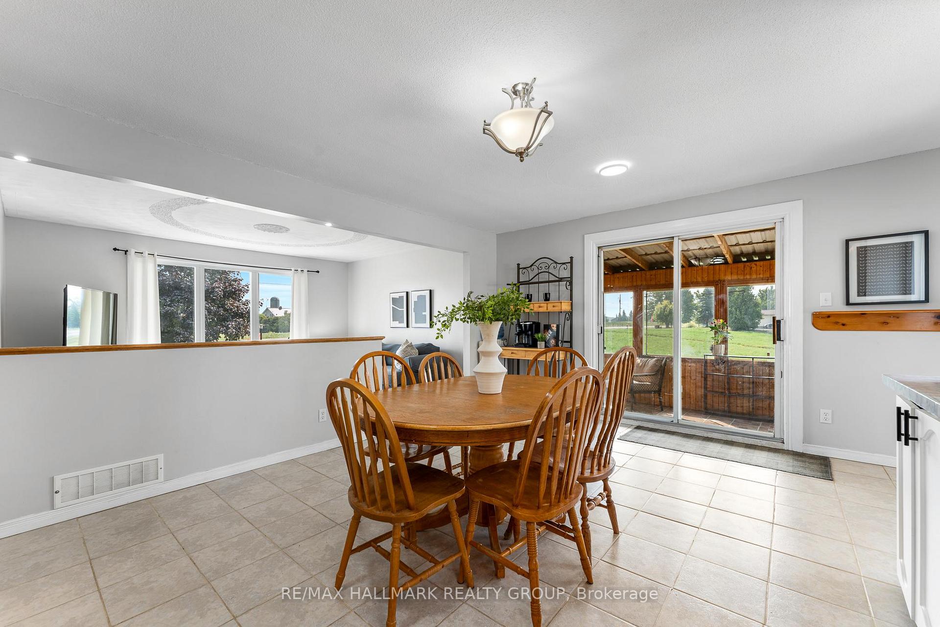 Photo 11 of 3252 8th Line Road, Ottawa, Metcalfe — HOMEH