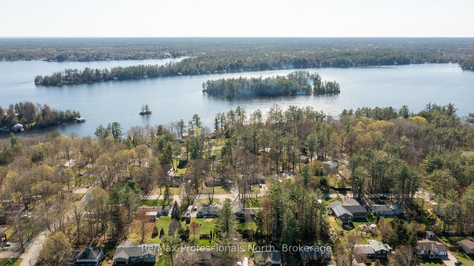 Photo 6 of 160 Robinson Avenue, Gravenhurst, Muskoka (S) — HOMEH
