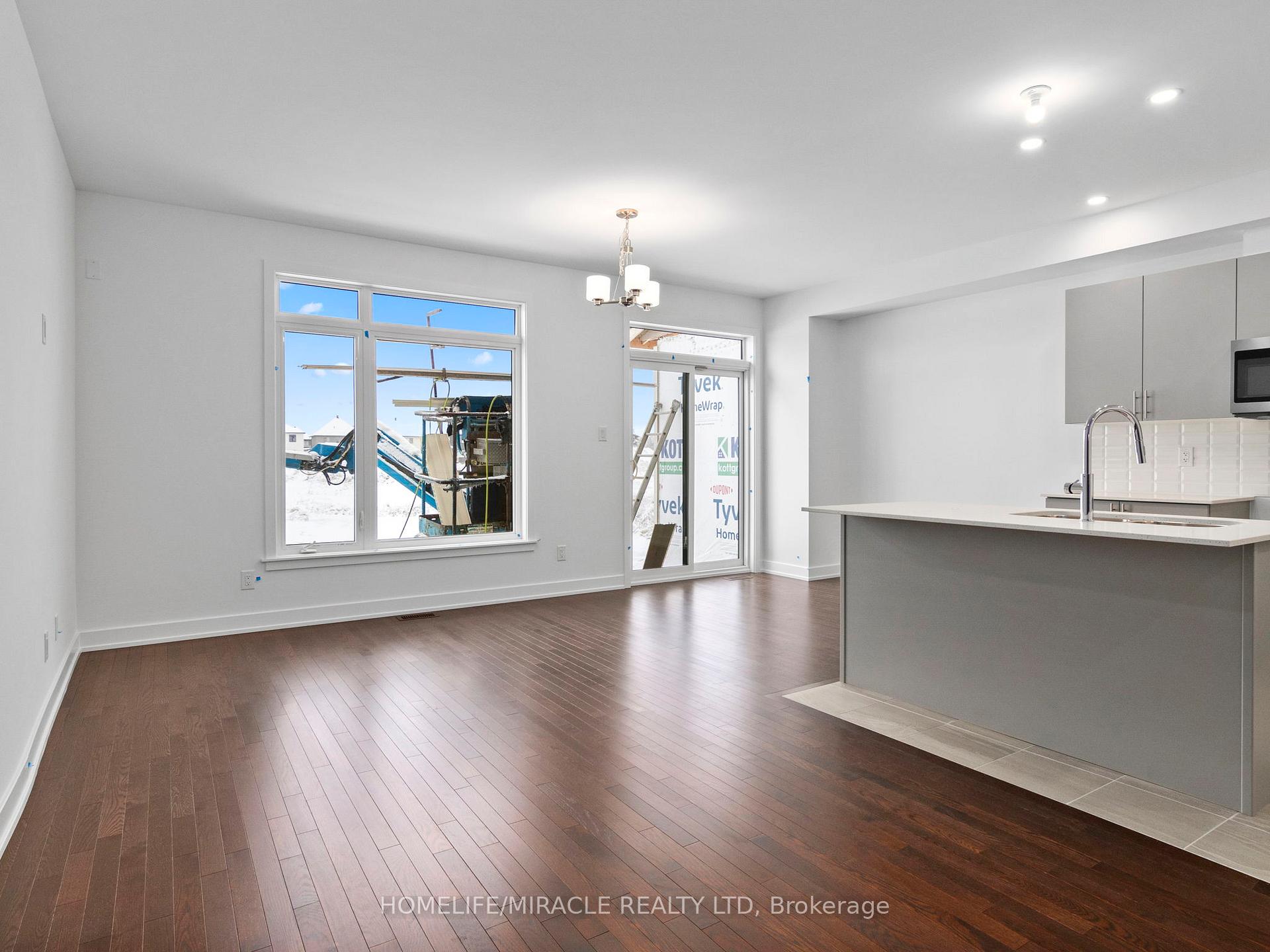 Photo 4 of 321 Makobe Lane, Ottawa, Riverside South/Gloucester Glen — HOMEH