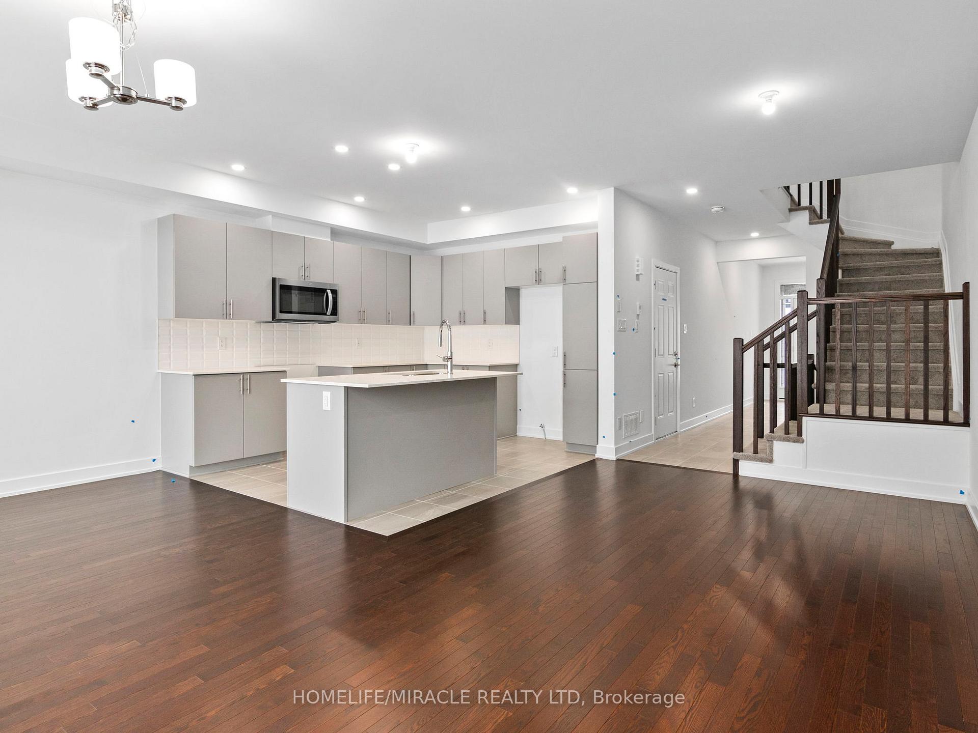 Photo 5 of 321 Makobe Lane, Ottawa, Riverside South/Gloucester Glen — HOMEH