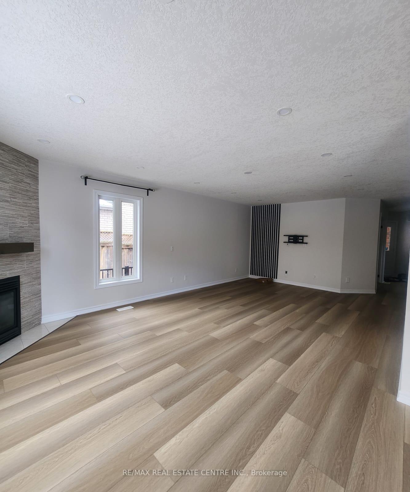 Photo 6 of 210 Dorchester Drive, Grimsby, Grimsby East — HOMEH