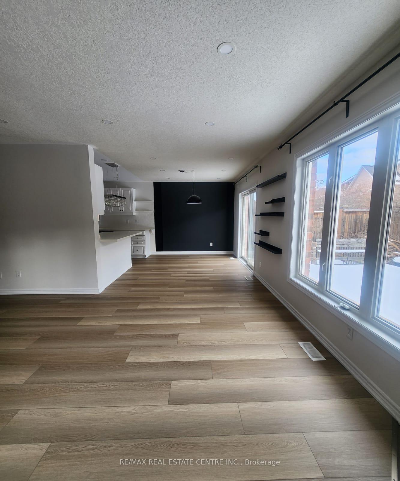 Photo 7 of 210 Dorchester Drive, Grimsby, Grimsby East — HOMEH