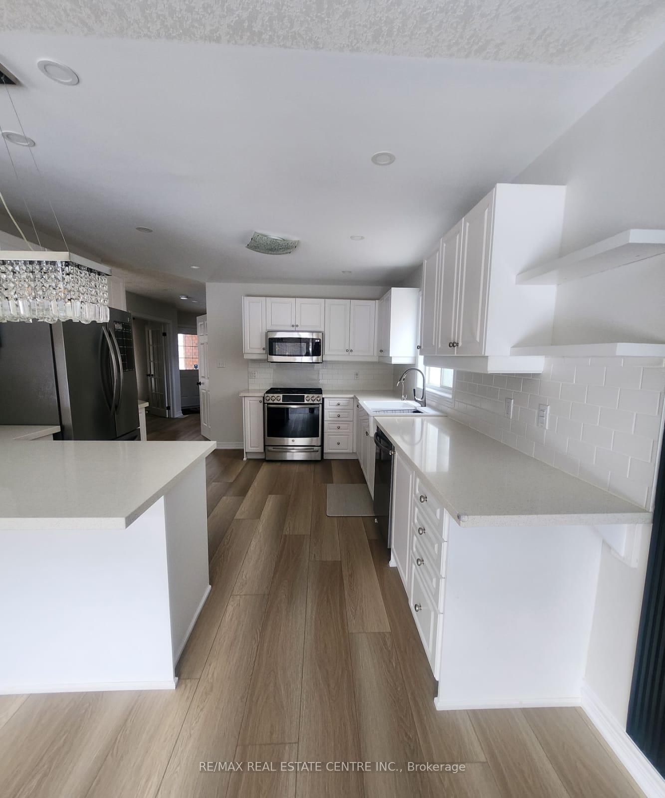 Photo 11 of 210 Dorchester Drive, Grimsby, Grimsby East — HOMEH