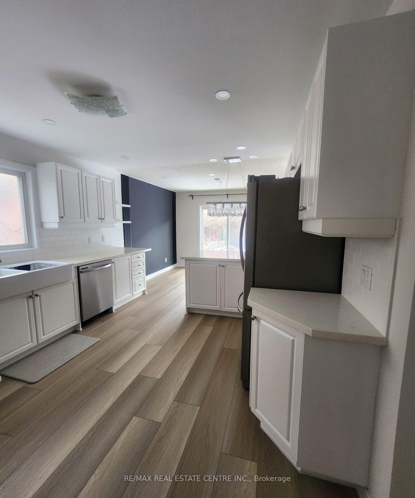 Photo 13 of 210 Dorchester Drive, Grimsby, Grimsby East — HOMEH