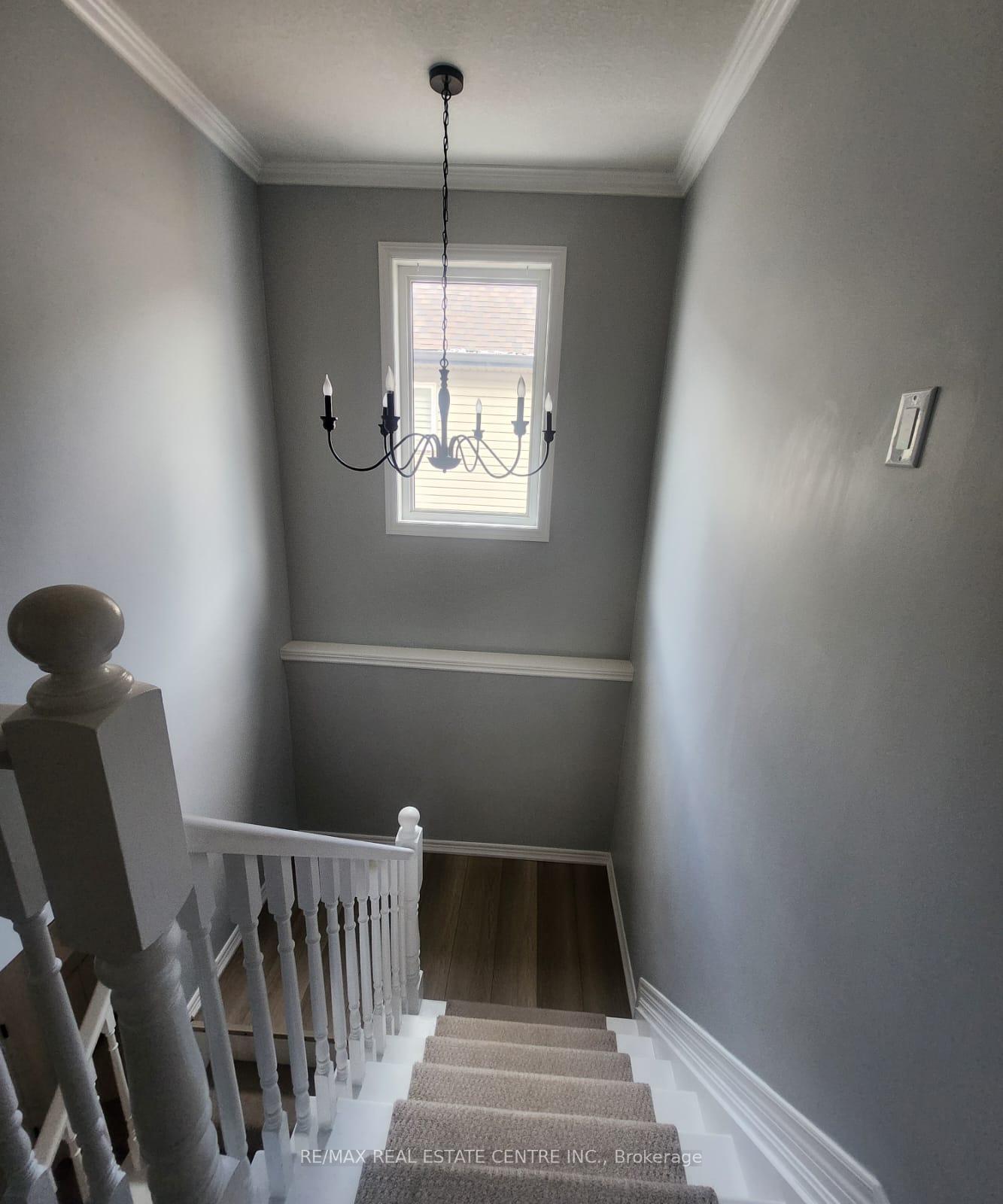 Photo 18 of 210 Dorchester Drive, Grimsby, Grimsby East — HOMEH
