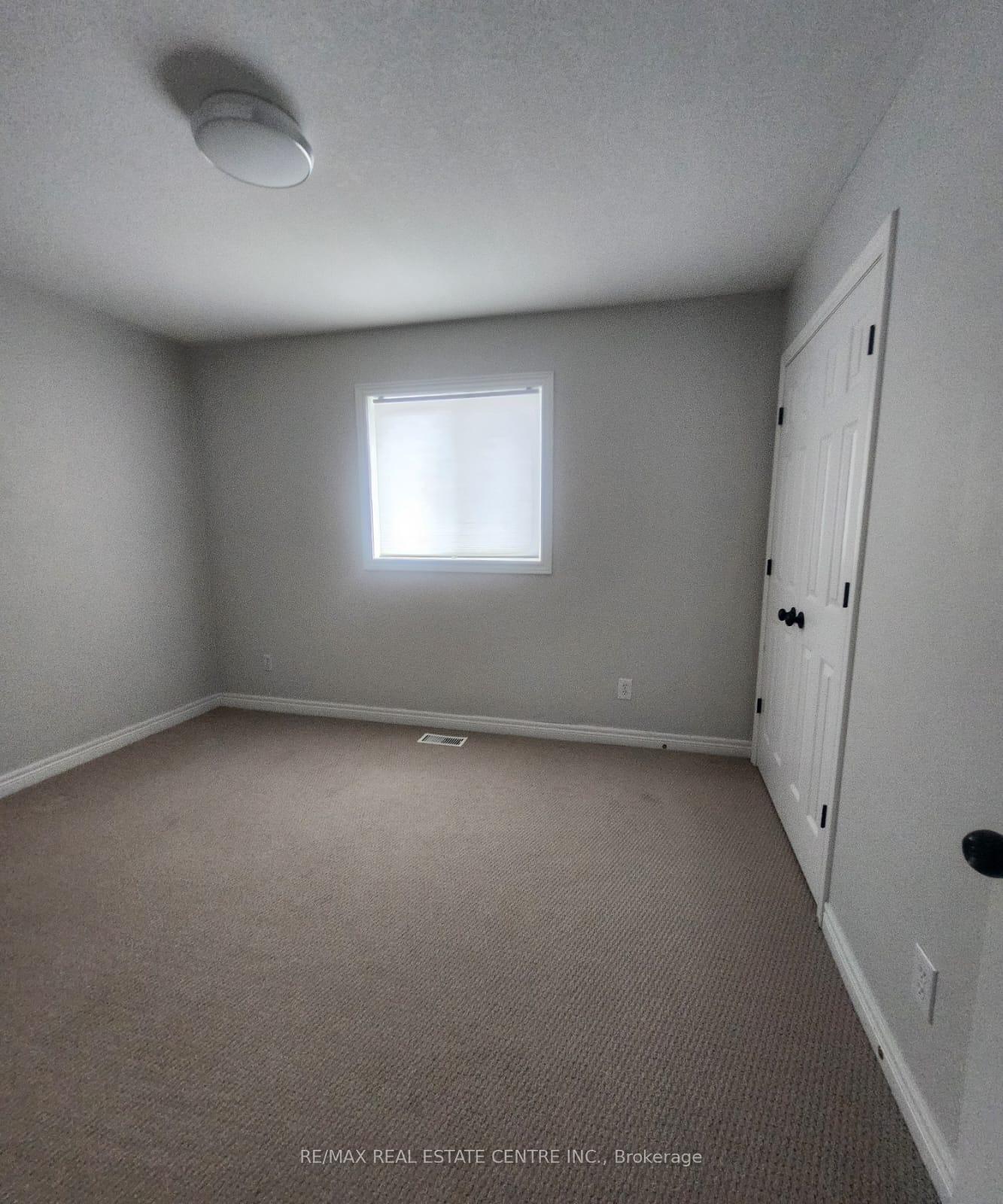 Photo 33 of 210 Dorchester Drive, Grimsby, Grimsby East — HOMEH