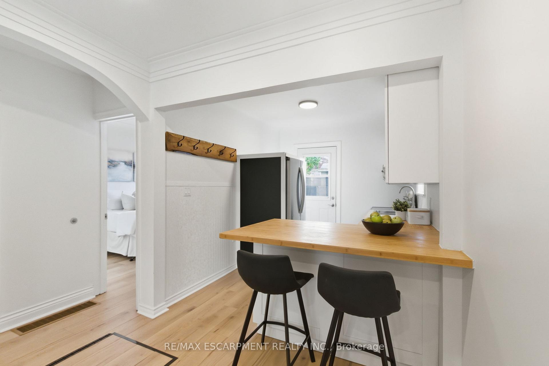 Photo 7 of 78 Delena Avenue N, Hamilton, McQuesten — HOMEH