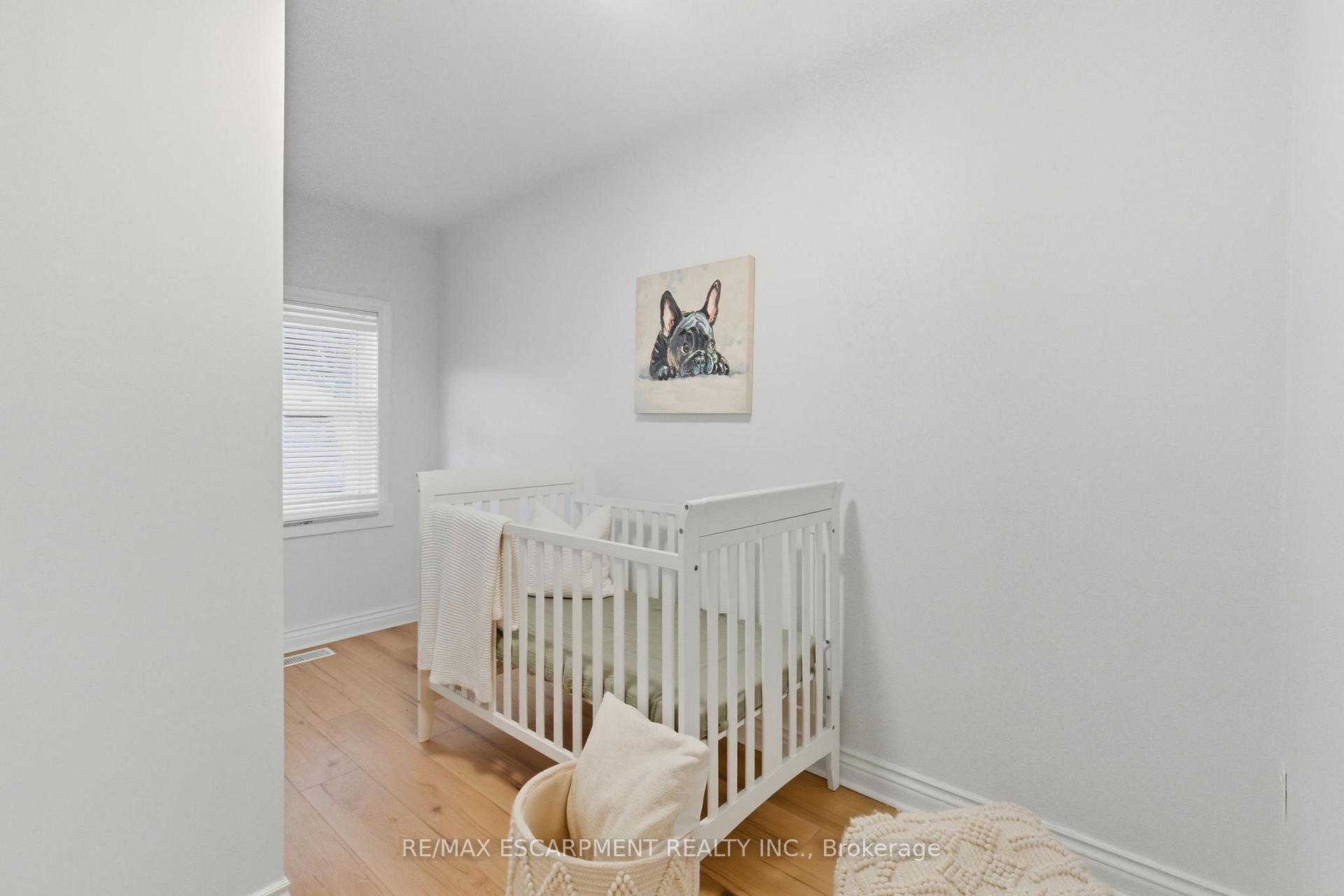 Photo 15 of 78 Delena Avenue N, Hamilton, McQuesten — HOMEH