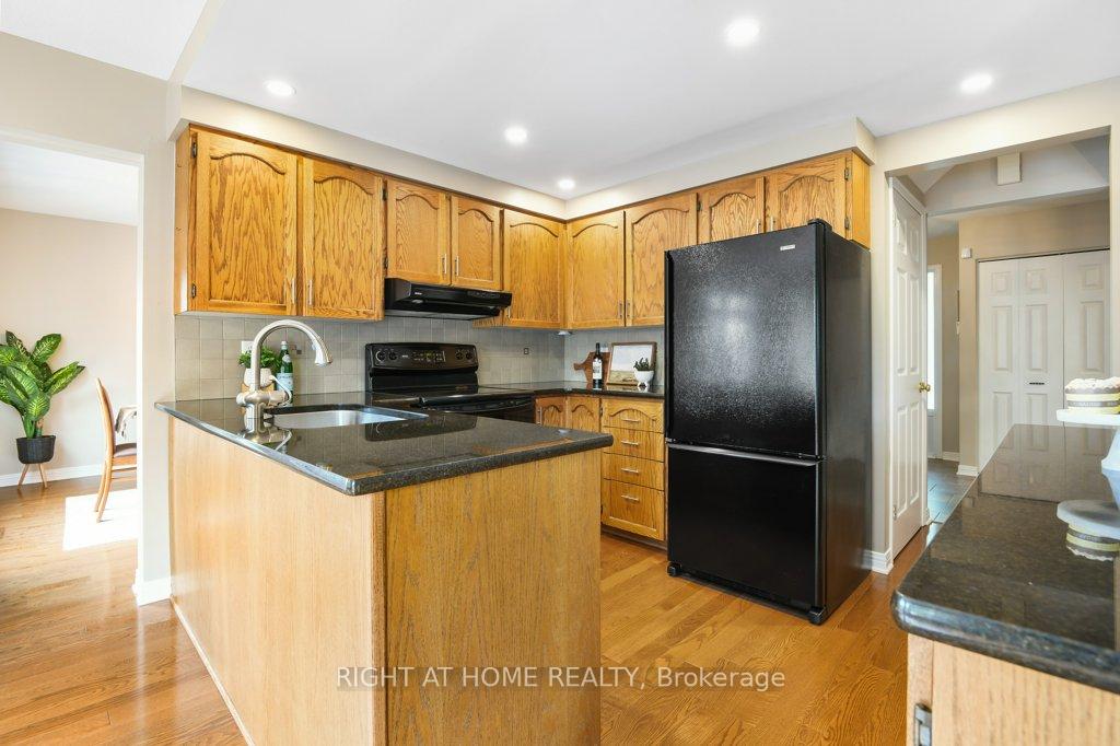 Photo 12 of 3 Mancil Drive, Ottawa, Barrhaven - Knollsbrook — HOMEH