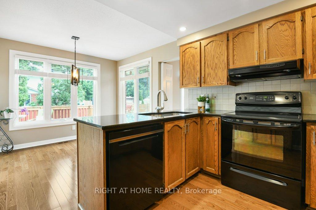 Photo 13 of 3 Mancil Drive, Ottawa, Barrhaven - Knollsbrook — HOMEH