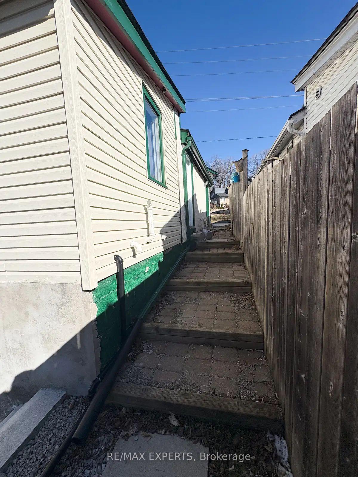 Photo 16 of Unit Lower, 145 Collier Street, Barrie, City Centre — HOMEH