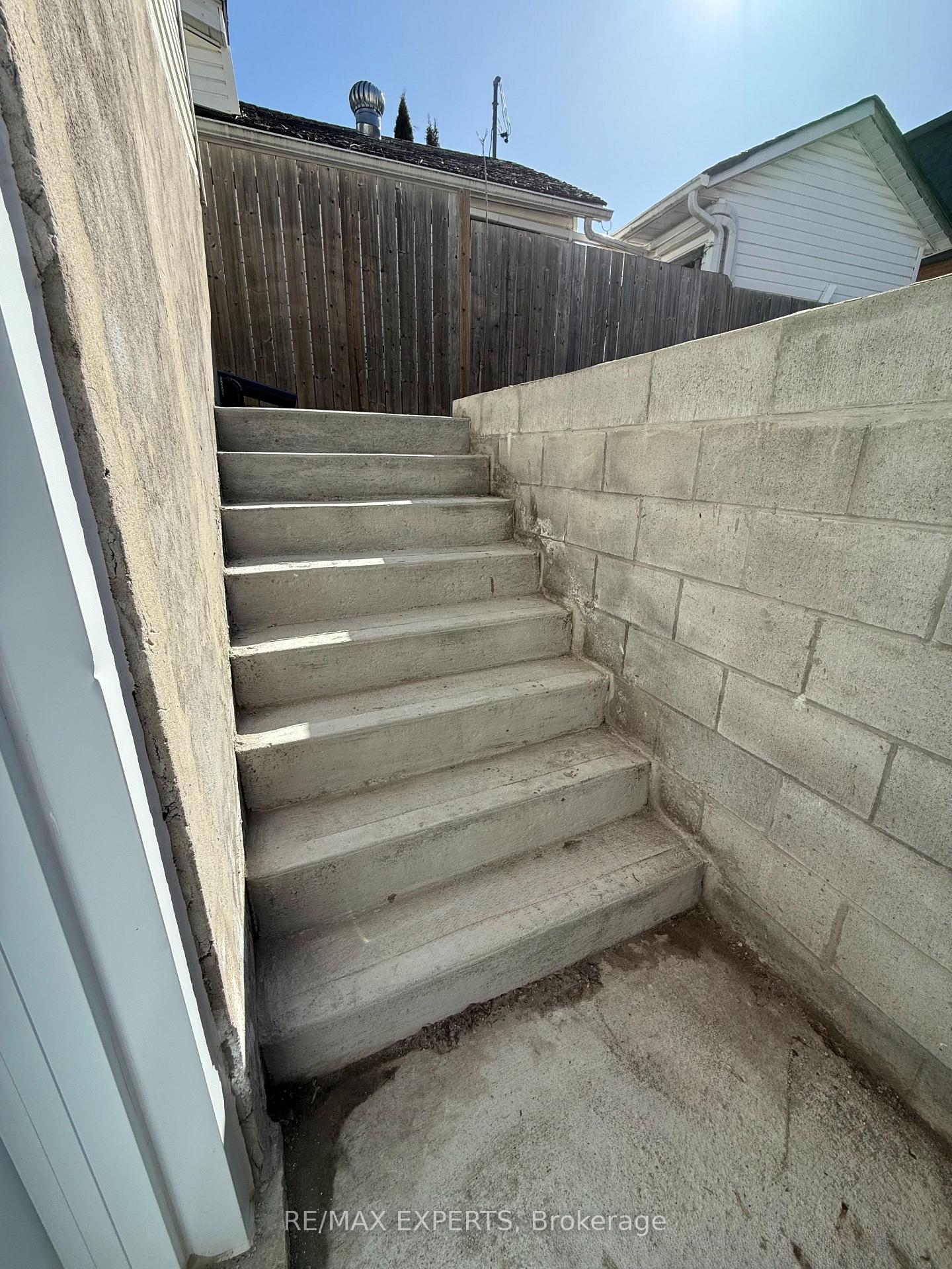 Photo 18 of Unit Lower, 145 Collier Street, Barrie, City Centre — HOMEH