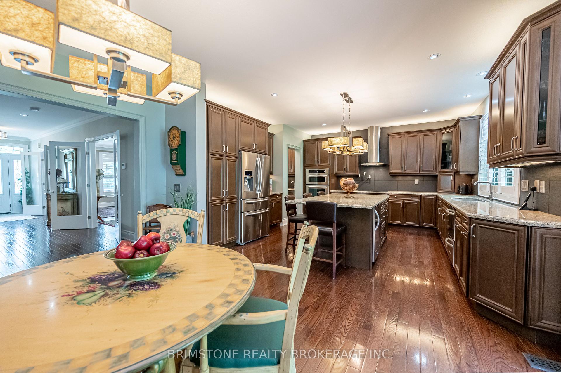 Photo 3 of 31 Plunkett Court, Barrie, Bayshore — HOMEH