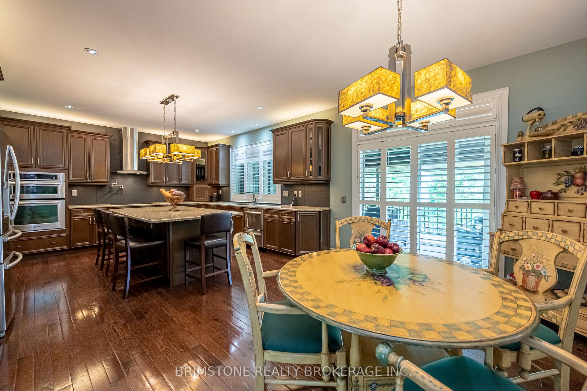 Photo 4 of 31 Plunkett Court, Barrie, Bayshore — HOMEH