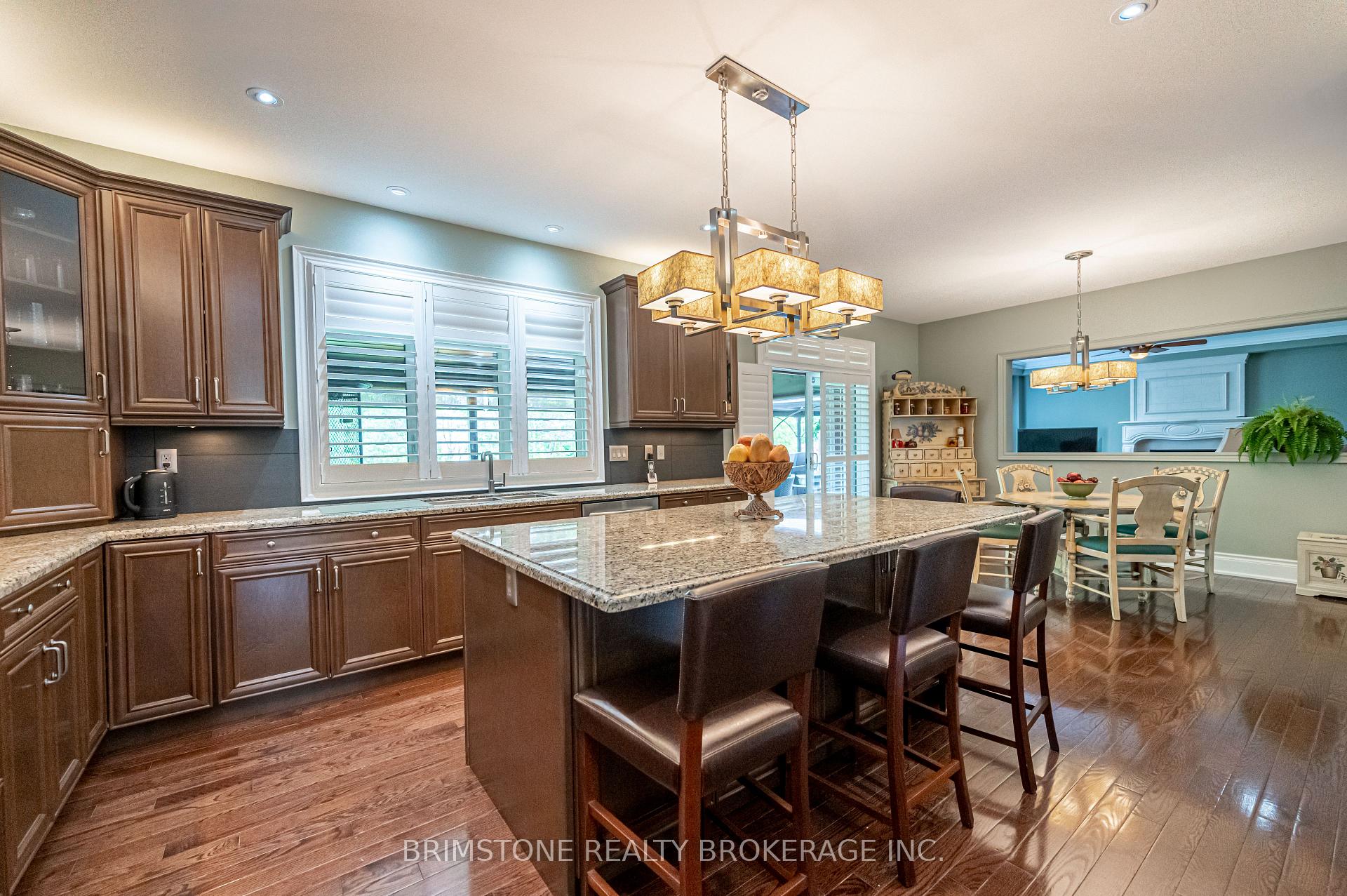 Photo 7 of 31 Plunkett Court, Barrie, Bayshore — HOMEH