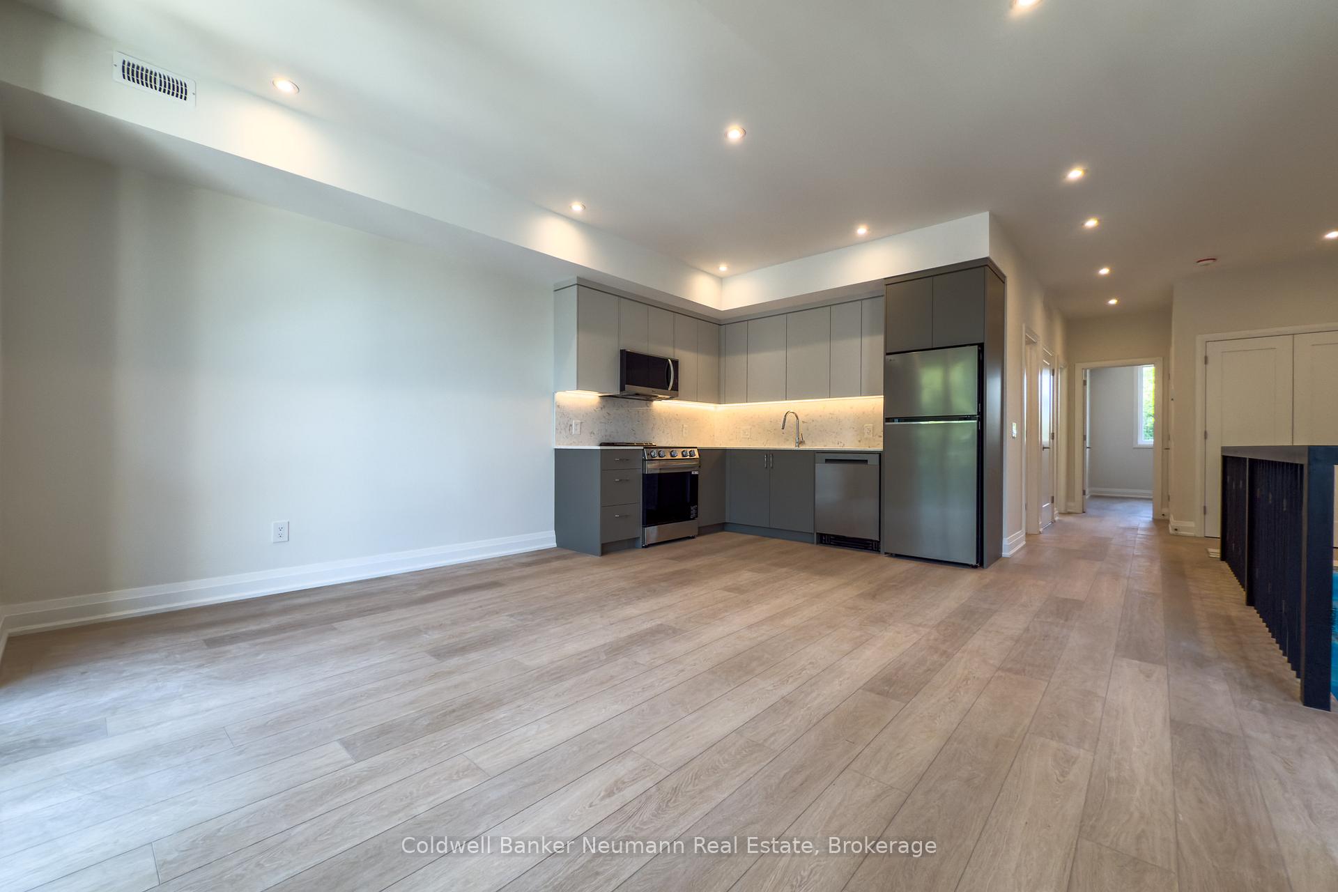 Photo 6 of Unit 10, 14 Stevenson Street N, Guelph, St. George's — HOMEH