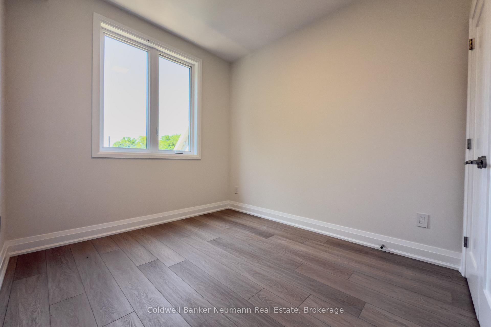 Photo 14 of Unit 10, 14 Stevenson Street N, Guelph, St. George's — HOMEH