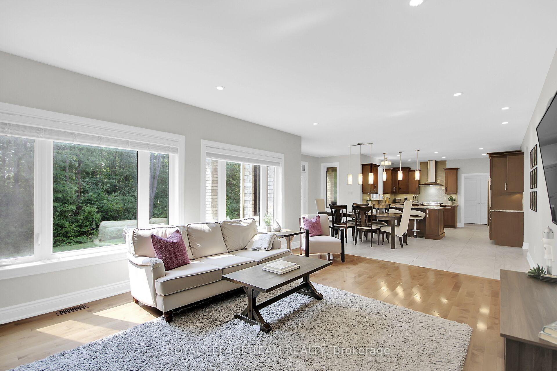 Photo 12 of 6608 Pebble Trail Way, Ottawa, Greely — HOMEH