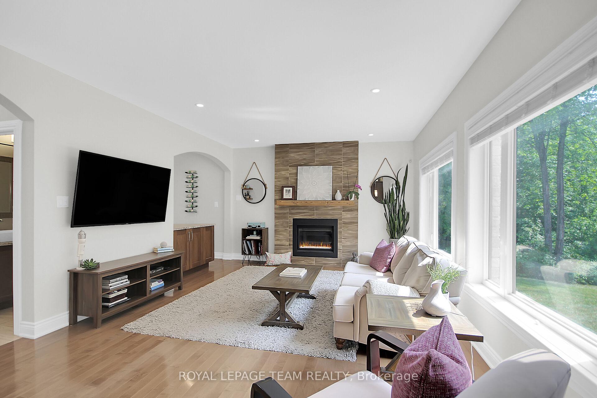 Photo 14 of 6608 Pebble Trail Way, Ottawa, Greely — HOMEH