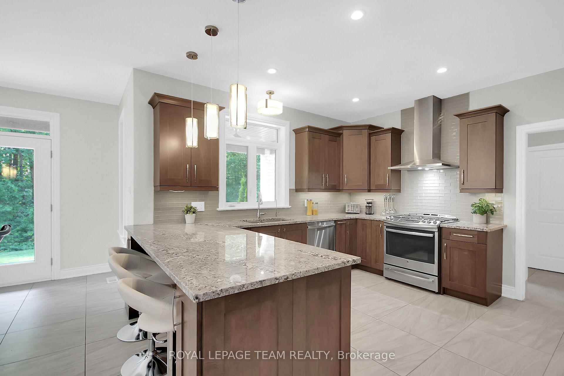 Photo 18 of 6608 Pebble Trail Way, Ottawa, Greely — HOMEH