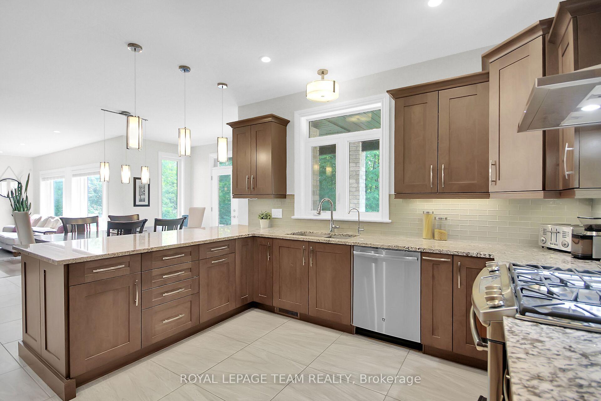 Photo 19 of 6608 Pebble Trail Way, Ottawa, Greely — HOMEH
